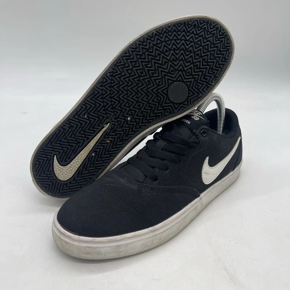 Nike Shoes Womens 7.5 Check Solarsoft Canvas SB Black Platinum W Skater Black